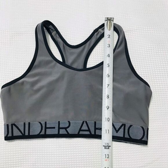 Under armor gray sports bra size M.     A397 - Picture 4 of 5